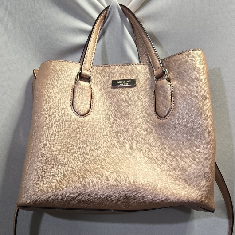 Womens GUC Gold Vinyl Kate Spade Handbag
